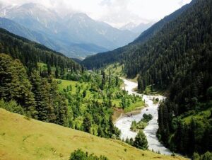 The 10 Best Places to Visit in Beautiful Kashmir